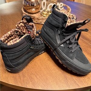 Vans Black skate hi MTE  with Leopard Print Interior